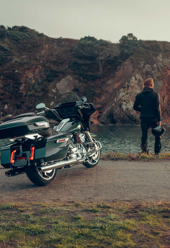 Atrakcyjne zdjęcie motocykla Hydra Glide Revival