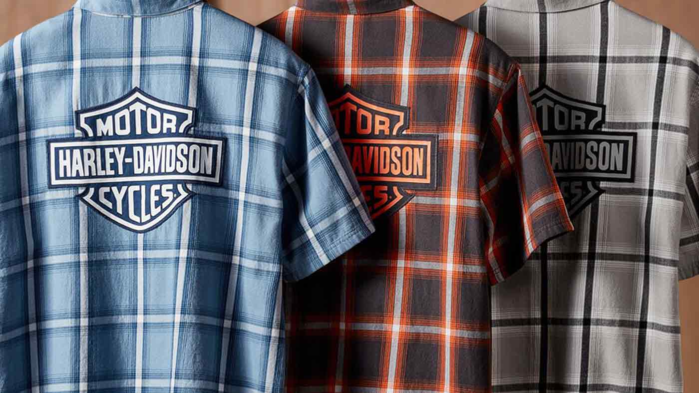 穿著夾克的男人