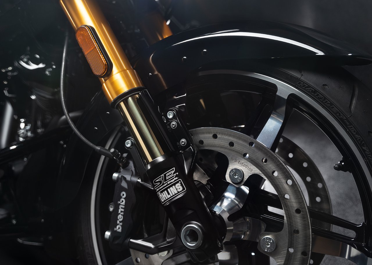 Screamin' Eagle x ohlins suspension