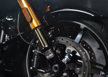 Screamin' Eagle x ohlins suspension