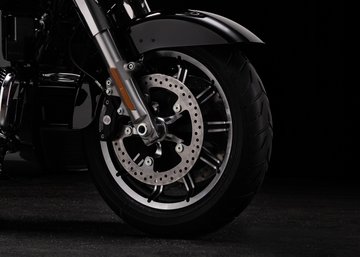 Police Road Glide brakes