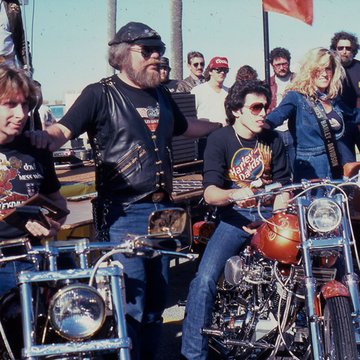 Willie G. and group of h-d enthusiasts