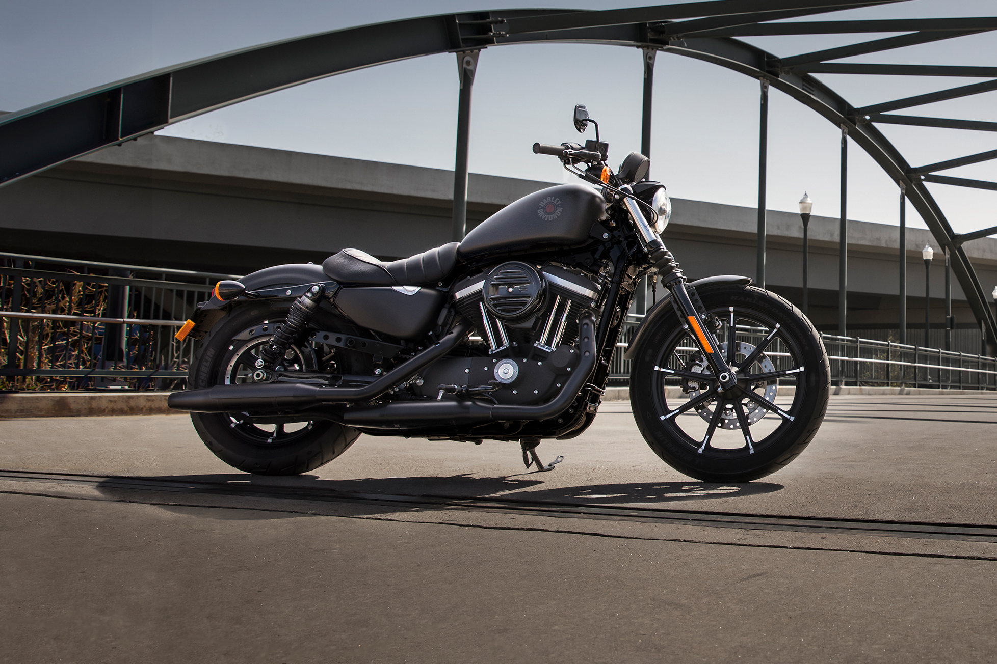 19-sportster-iron-883-hdi-hero.jpg