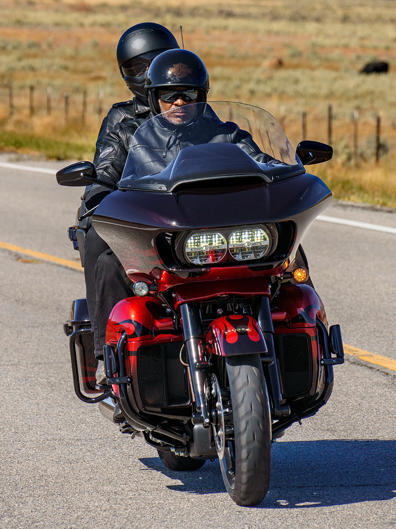 CVO公路滑翔限量版摩托车写真照