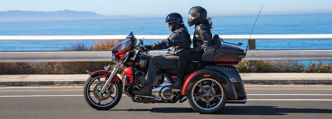 Motocyclette Harley-Davidson CVO Tri Glide 2022