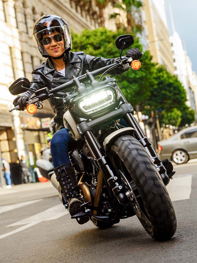 Ładne zdjęcie motocykla Fat Bob