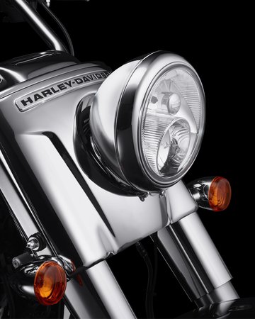 Hétrészes fényszóróburkolat a 2022-as Freewheeler motorkerékpáron
