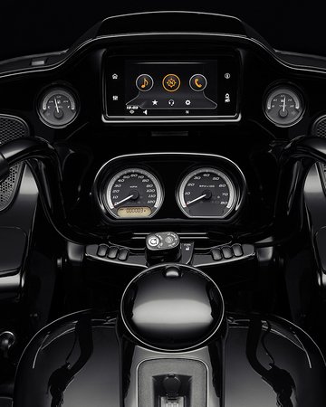 Boom Box GTS Infotainment System on a 2022 Road Glide Limited