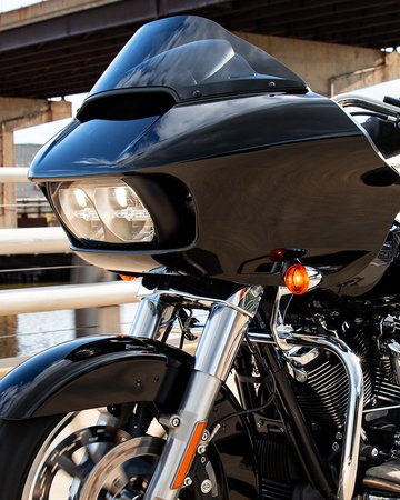 Frame-Mounted Shark Nose Fairing on a 2022 Road Glide motorcycle