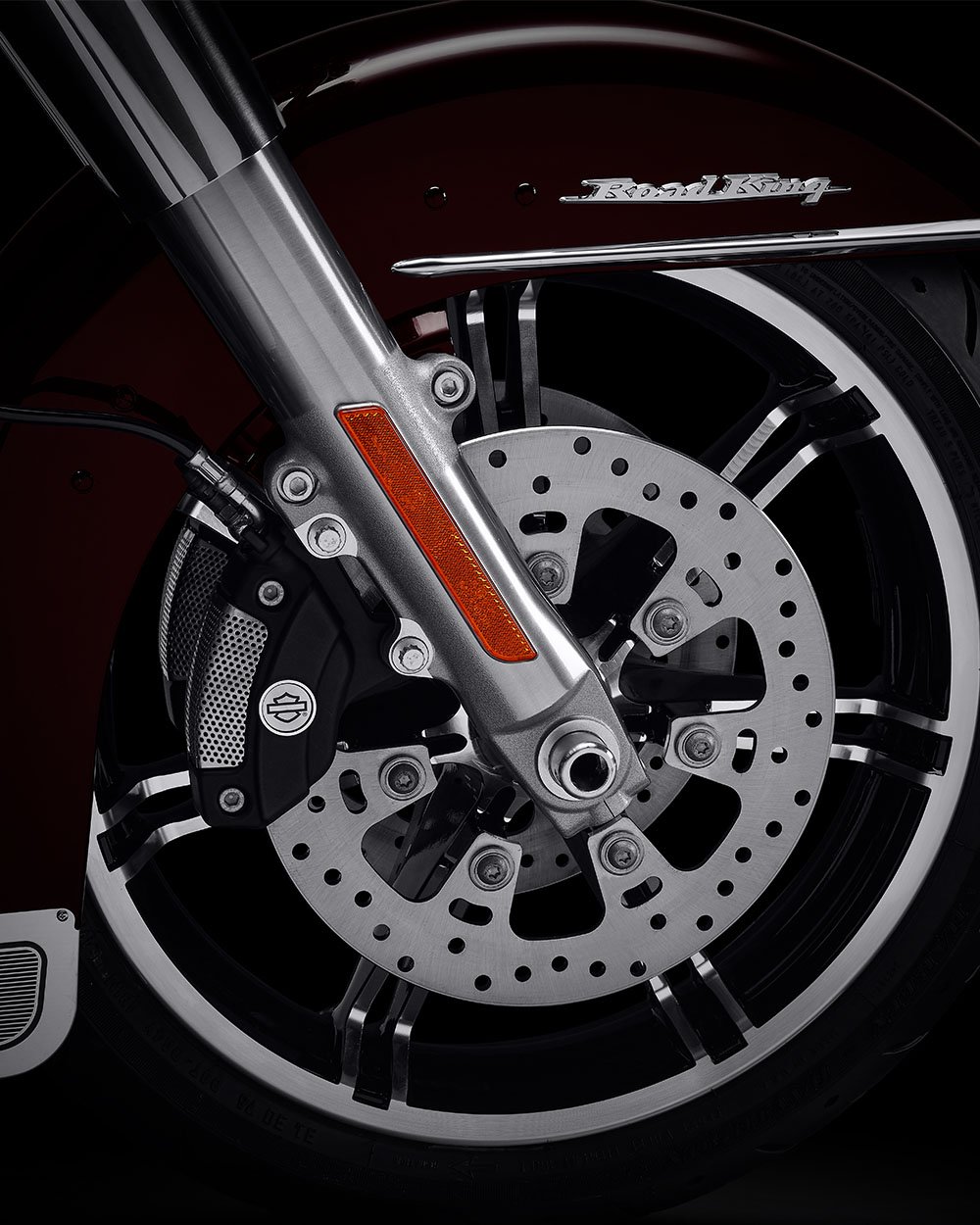 Travões Reflex Linked Brembo Brakes com ABS opcional numa moto Road King de 2022