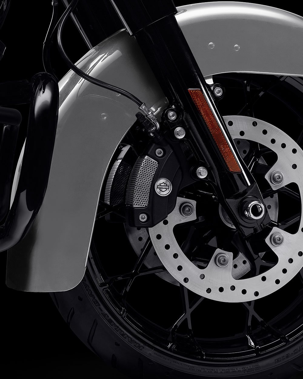 2022款大道滑翔定制版摩托车的Talon车轮