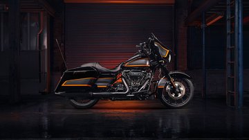 Apex factory paint on Street Glide Special motorcycle