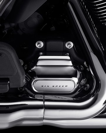6-Speed Cruise Drive Transmission on a 2022 Tri Glide Ultra motorcycle