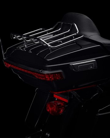 Bagageiro Tour-Pak Premium em uma motocicleta Ultra Limited 2022