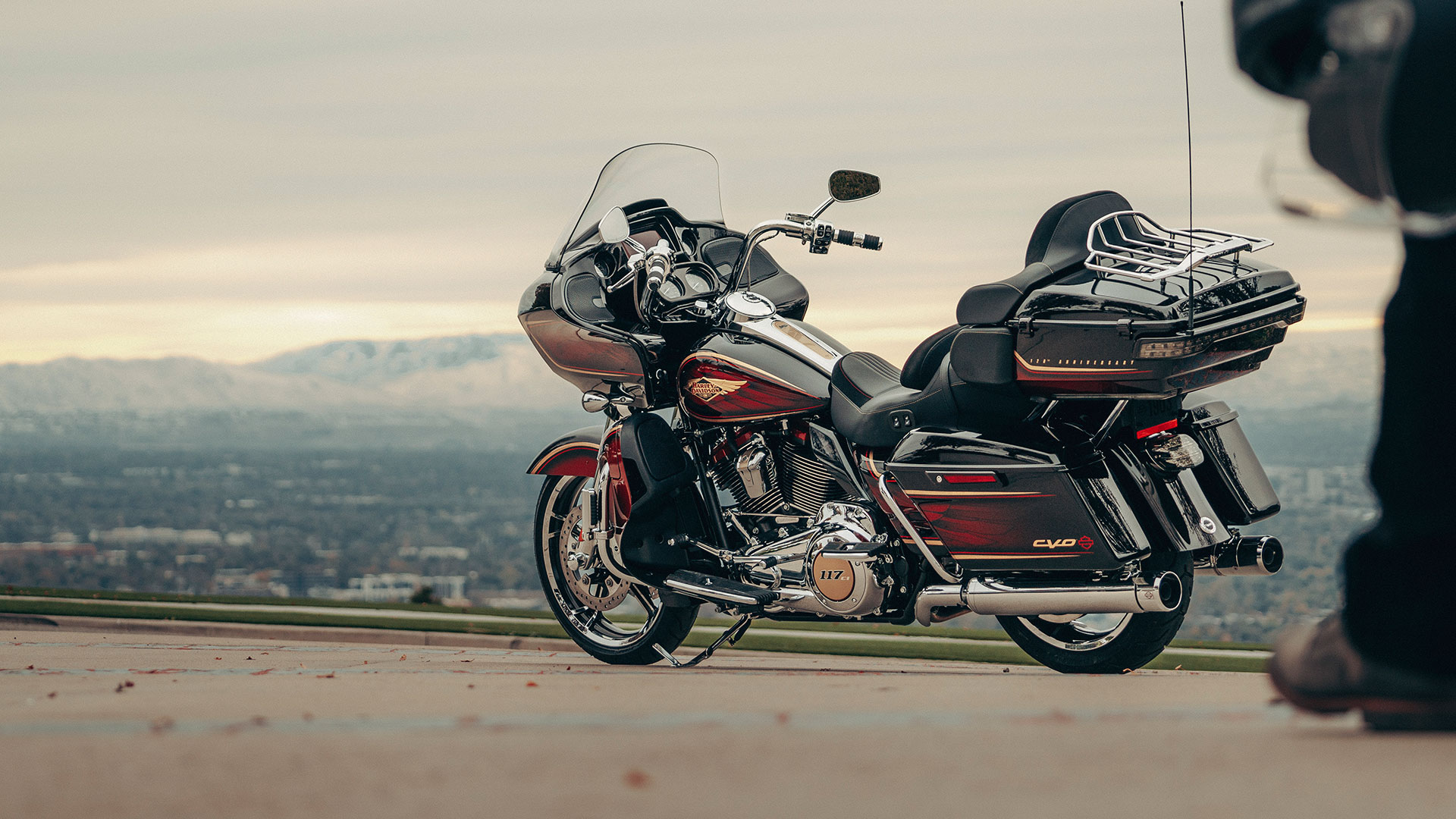 2023 CVO Road Glide Limited 120周年記念モデル | Harley-Davidson JP