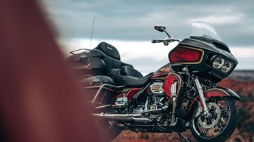 120th Anniversary CVO Road Glide Limited paint beauty shot