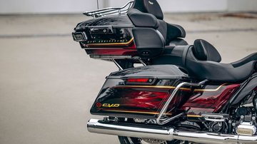 Gros plan sur le style du CVO Road Glide Limited 120th Anniversary