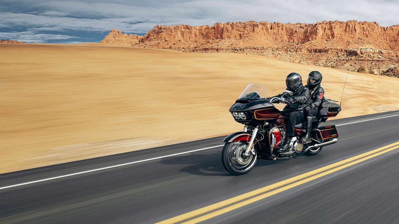 CVO Road Glide Limited 120th Anniversary beauty shot