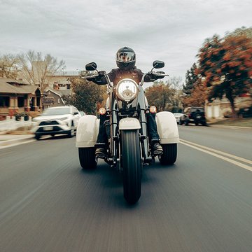 A Freewheeler motorkerékpár szépségét bemutató fénykép