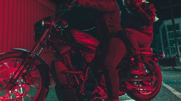Nightster Specialのフットレストのクローズアップ