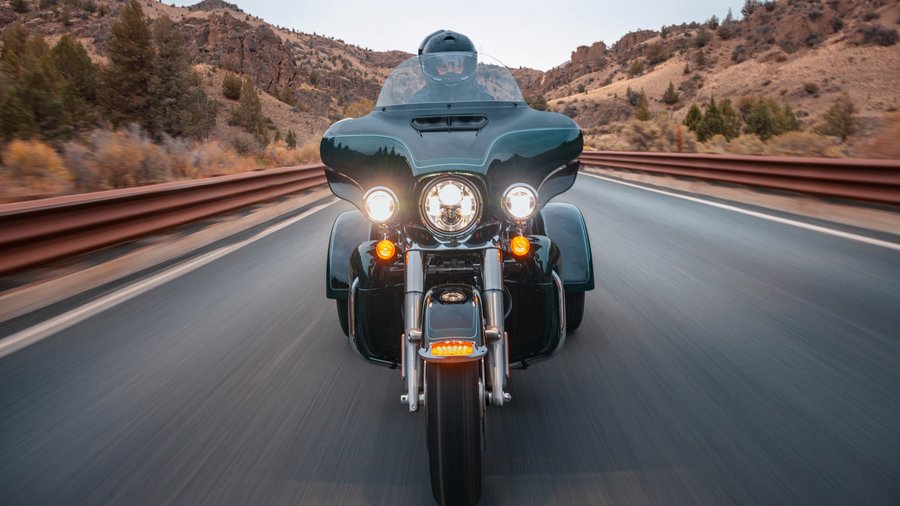 Harley-Davidson Tri Glide Ultra is a lumbering but luxurious 3-wheeler -  Los Angeles Times