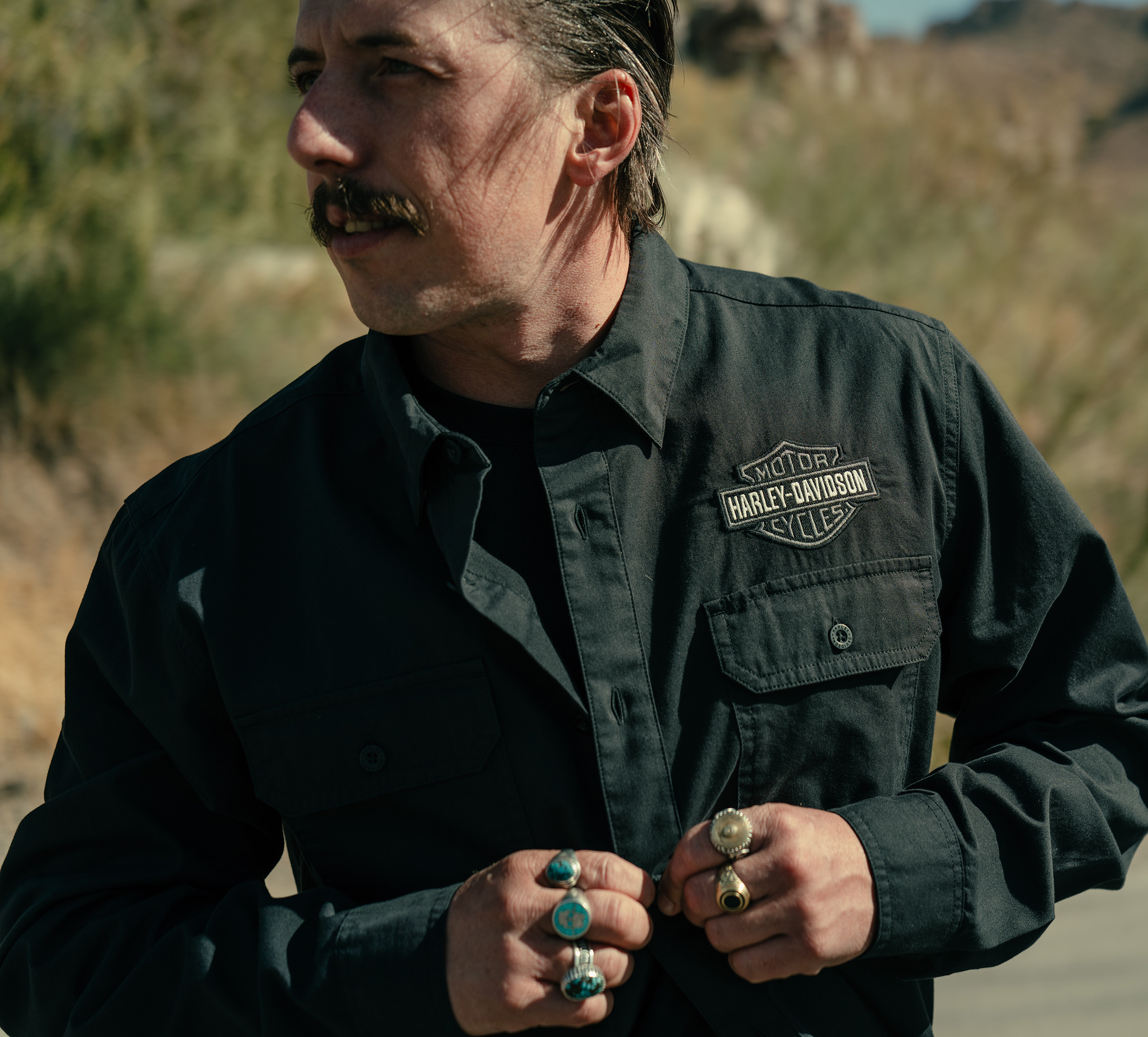 Men's Bar & Shield Solid Long Sleeve Shirt