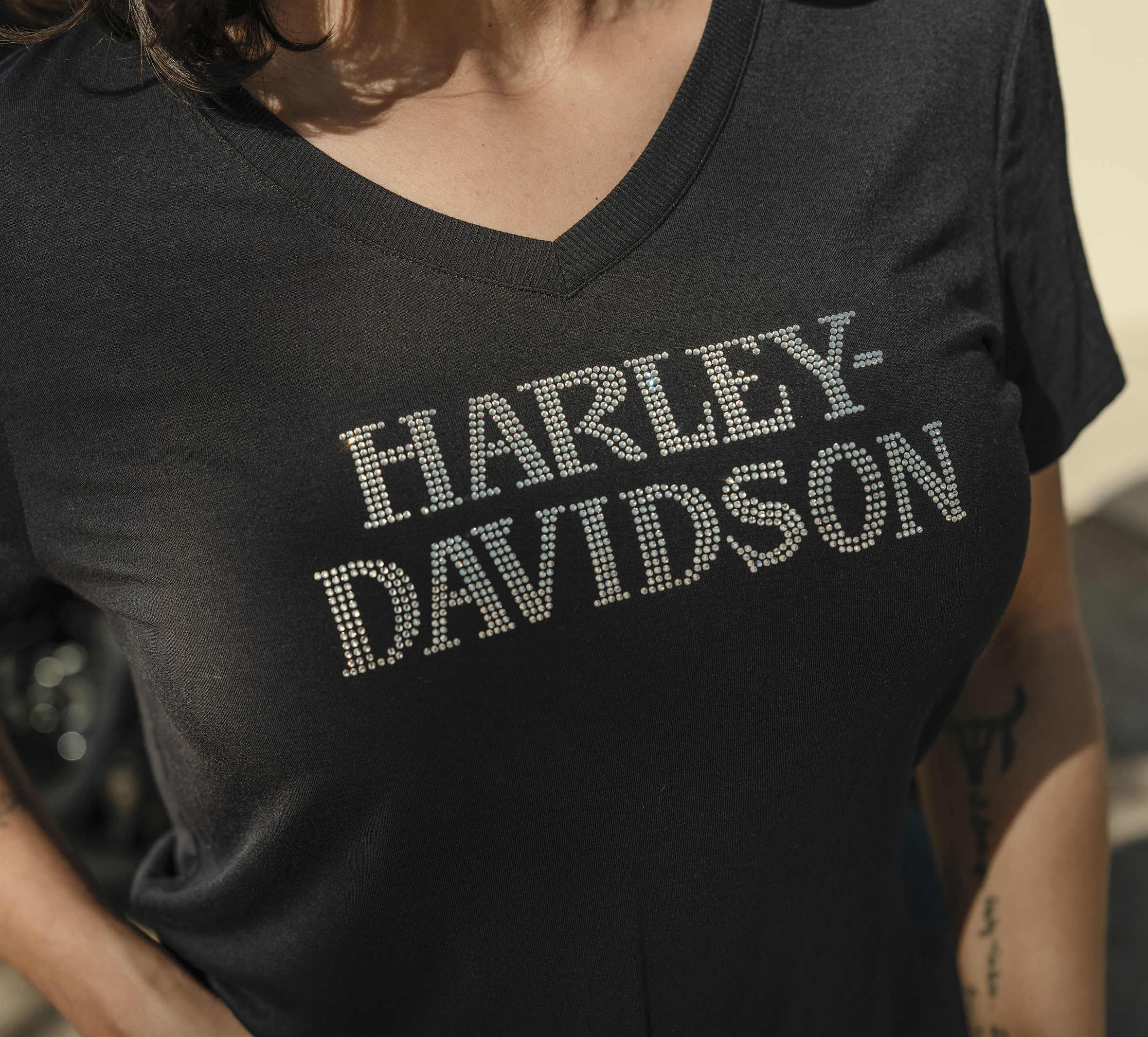 Women's Willie G Skull Bling V-neck