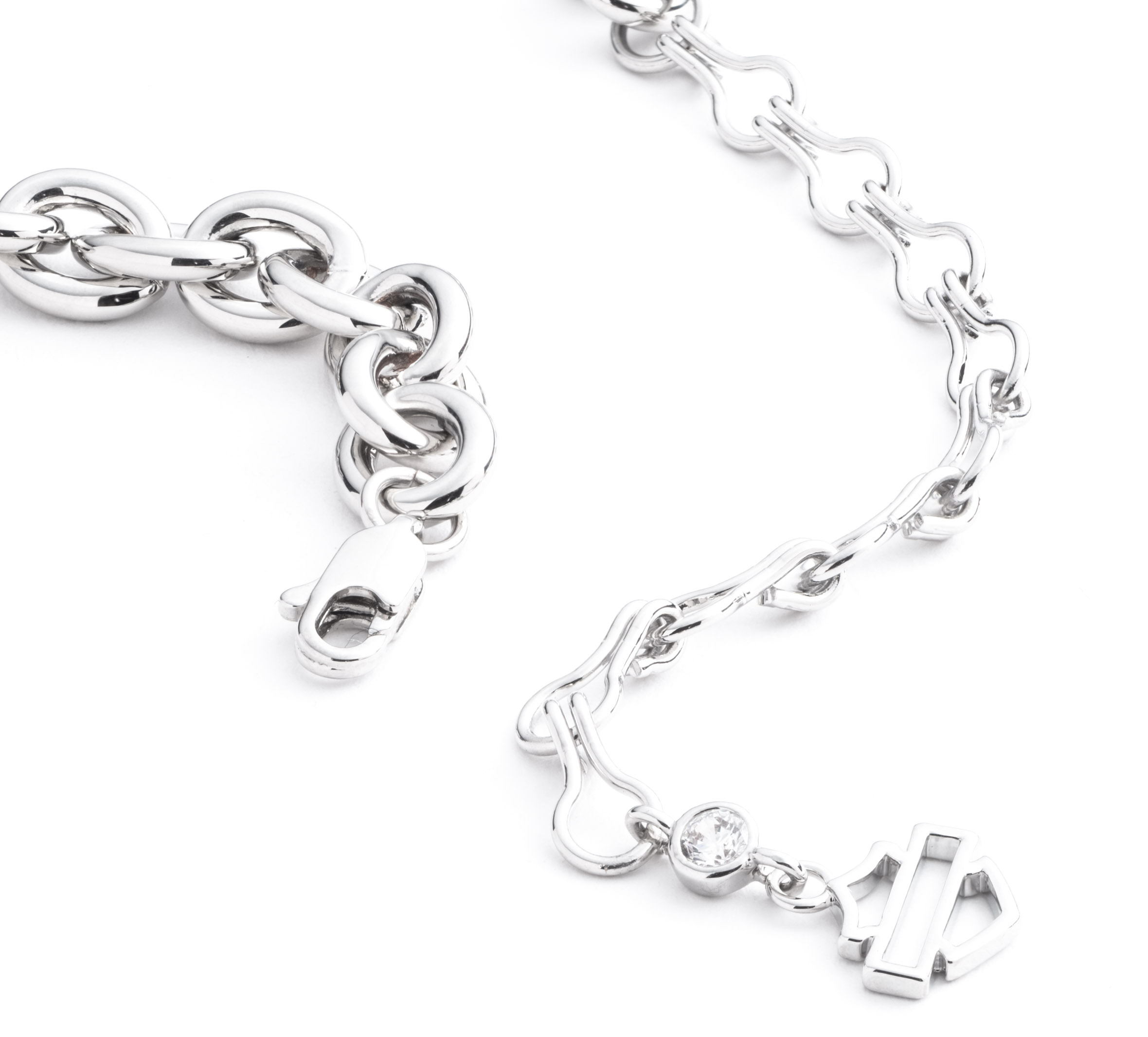 Women's 16" Oval Chain Bar & Shield Necklace