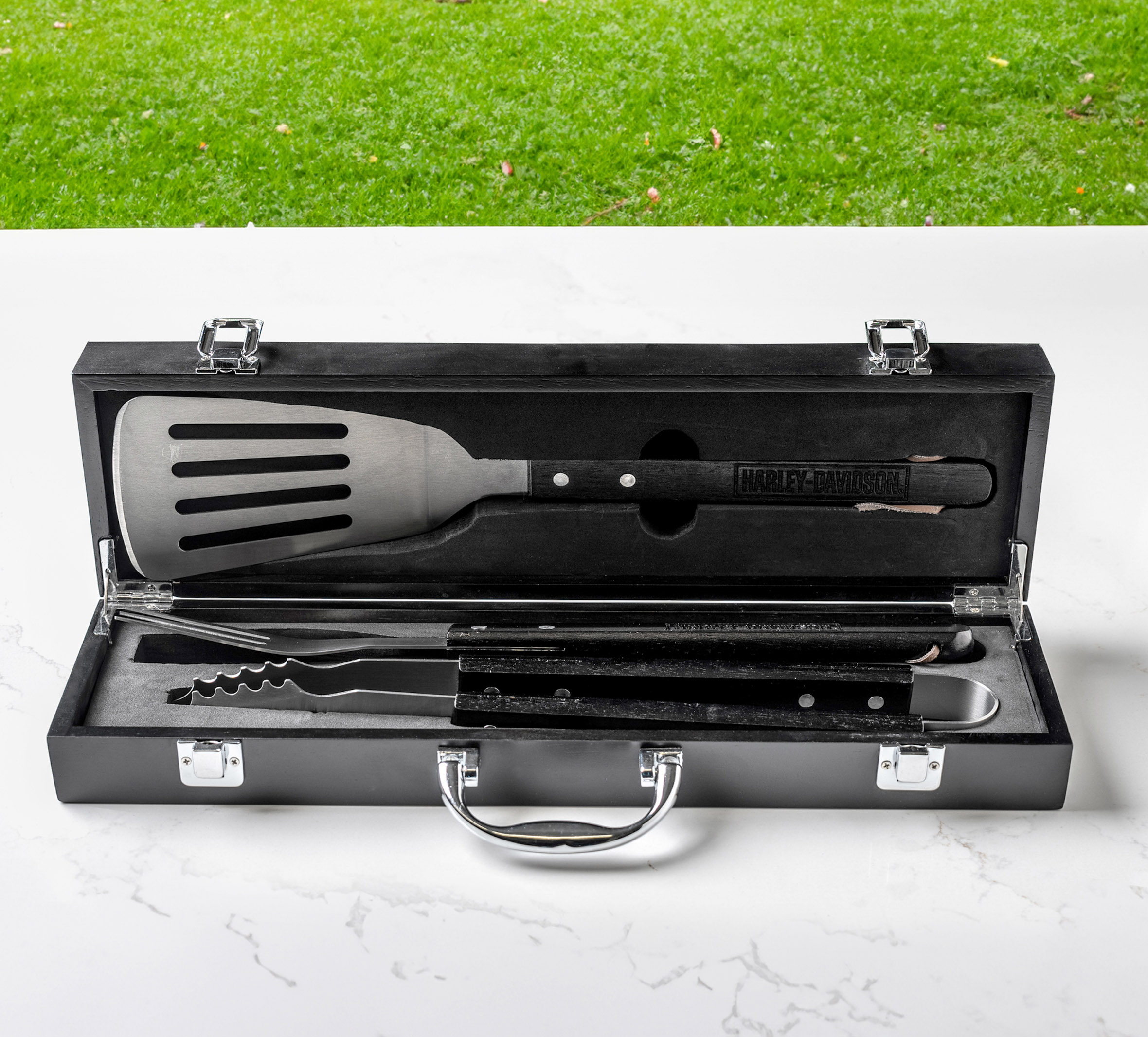 H-D Bar & Shield Eagle Grill Tool Set