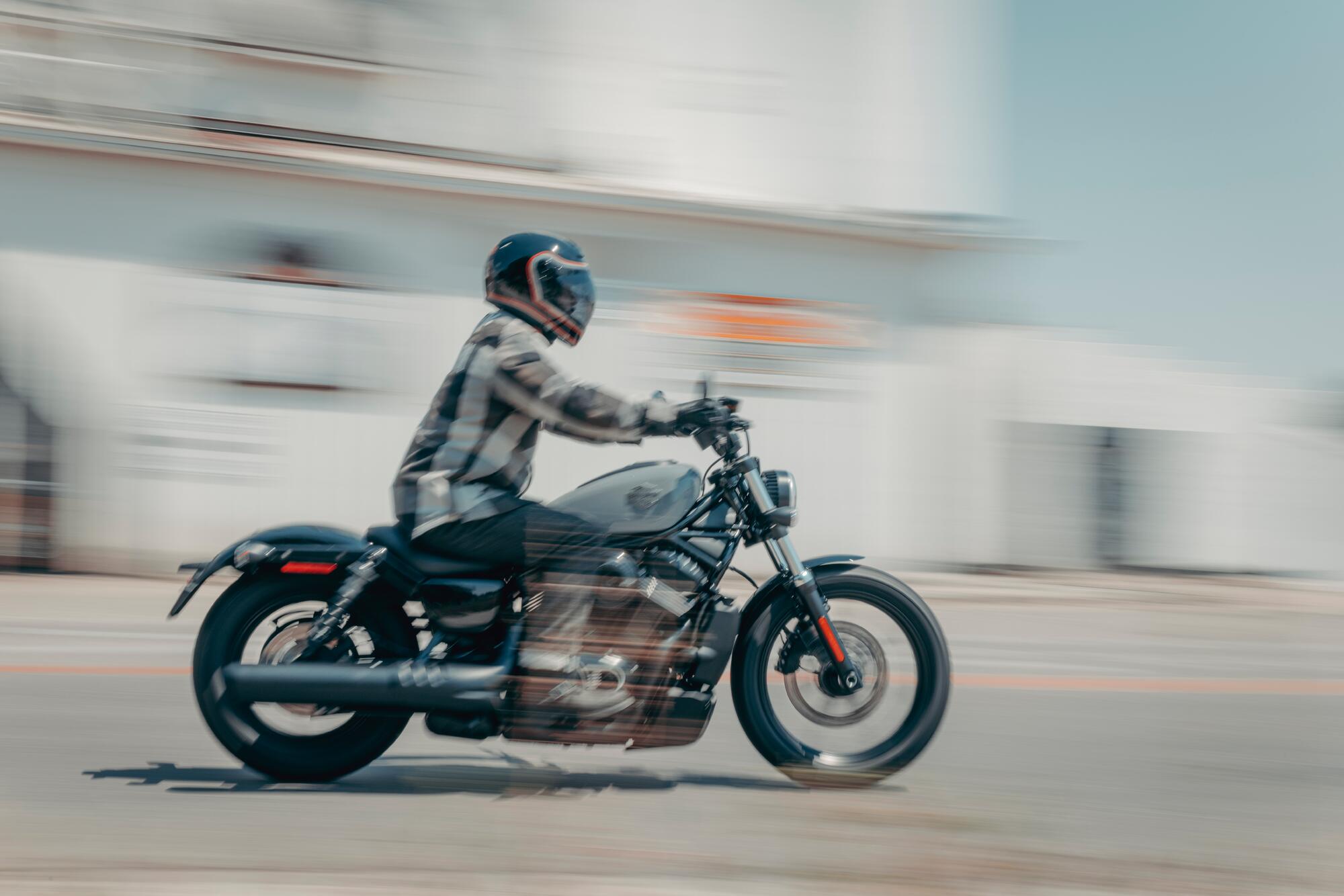 Modèle Nightster 2026 sur la route
