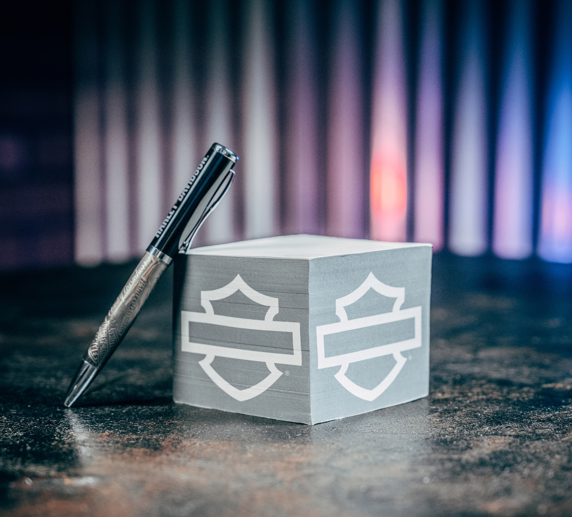 Open Bar & Shield (Self Stick) Note Cube