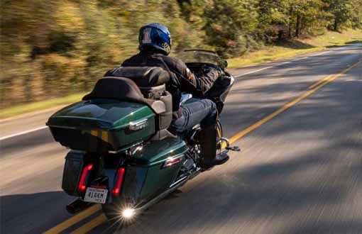 How to Carry Luggage on a Motorcycle