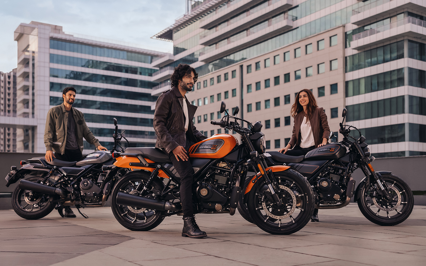 H-DX motorcycle beauty shot