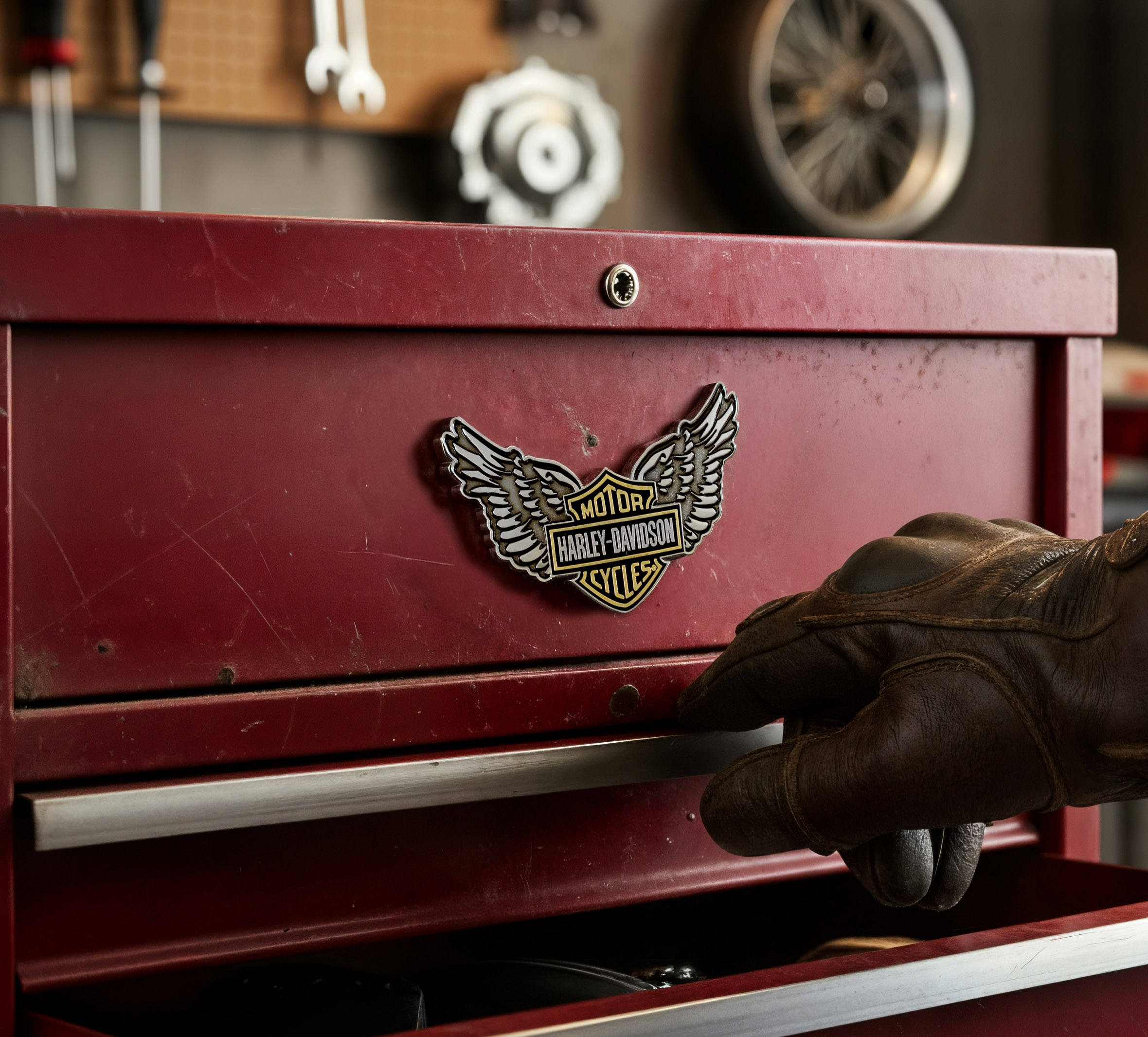 Winged Shield Heavy-Duty Magnet
