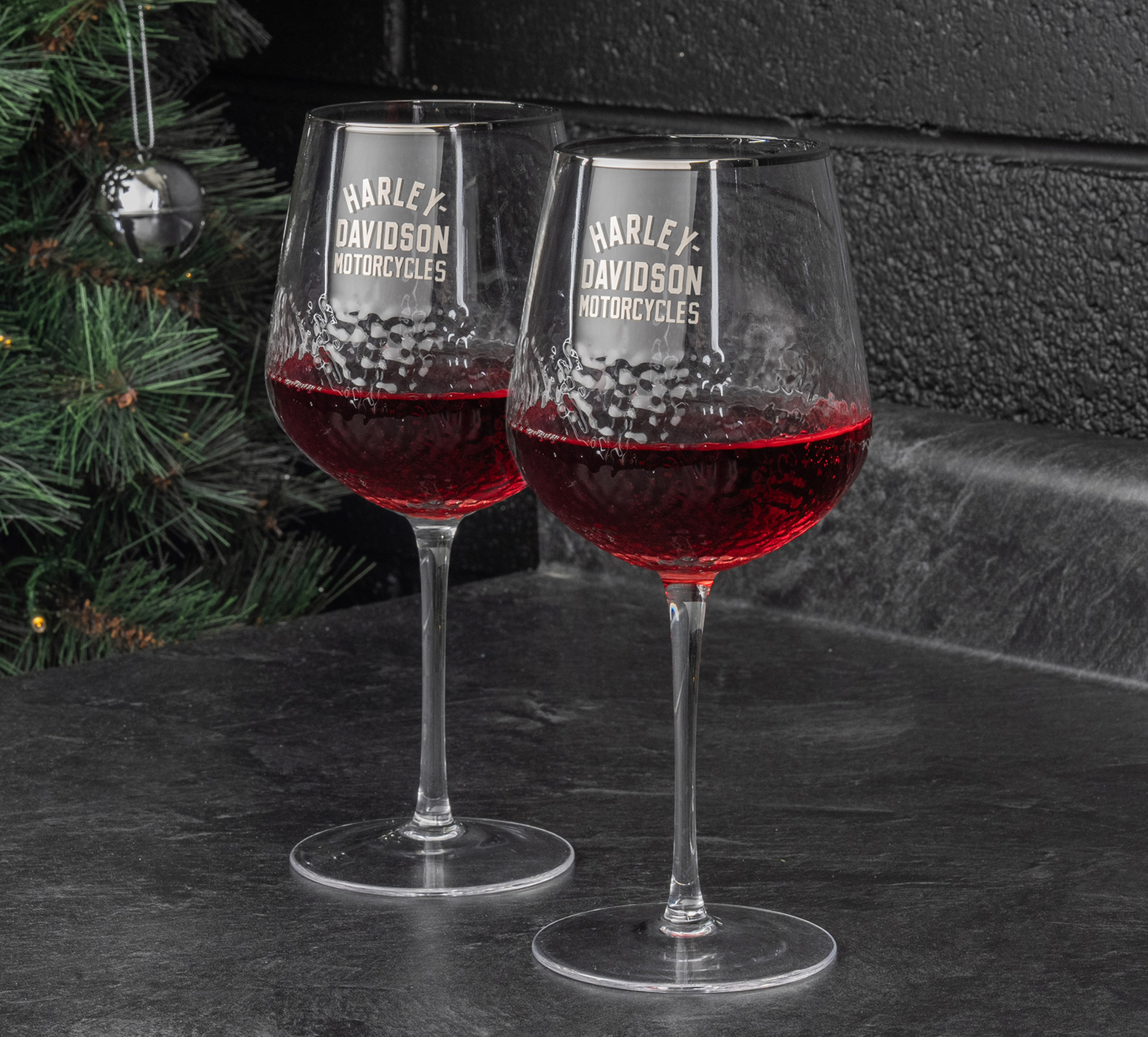 Pebbled Wine Glass Set of 2