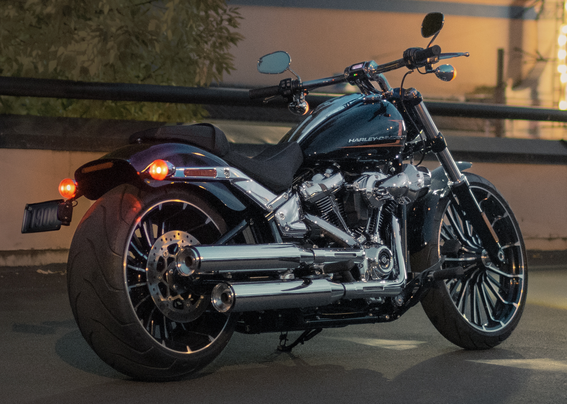 Breakout motorcycle image