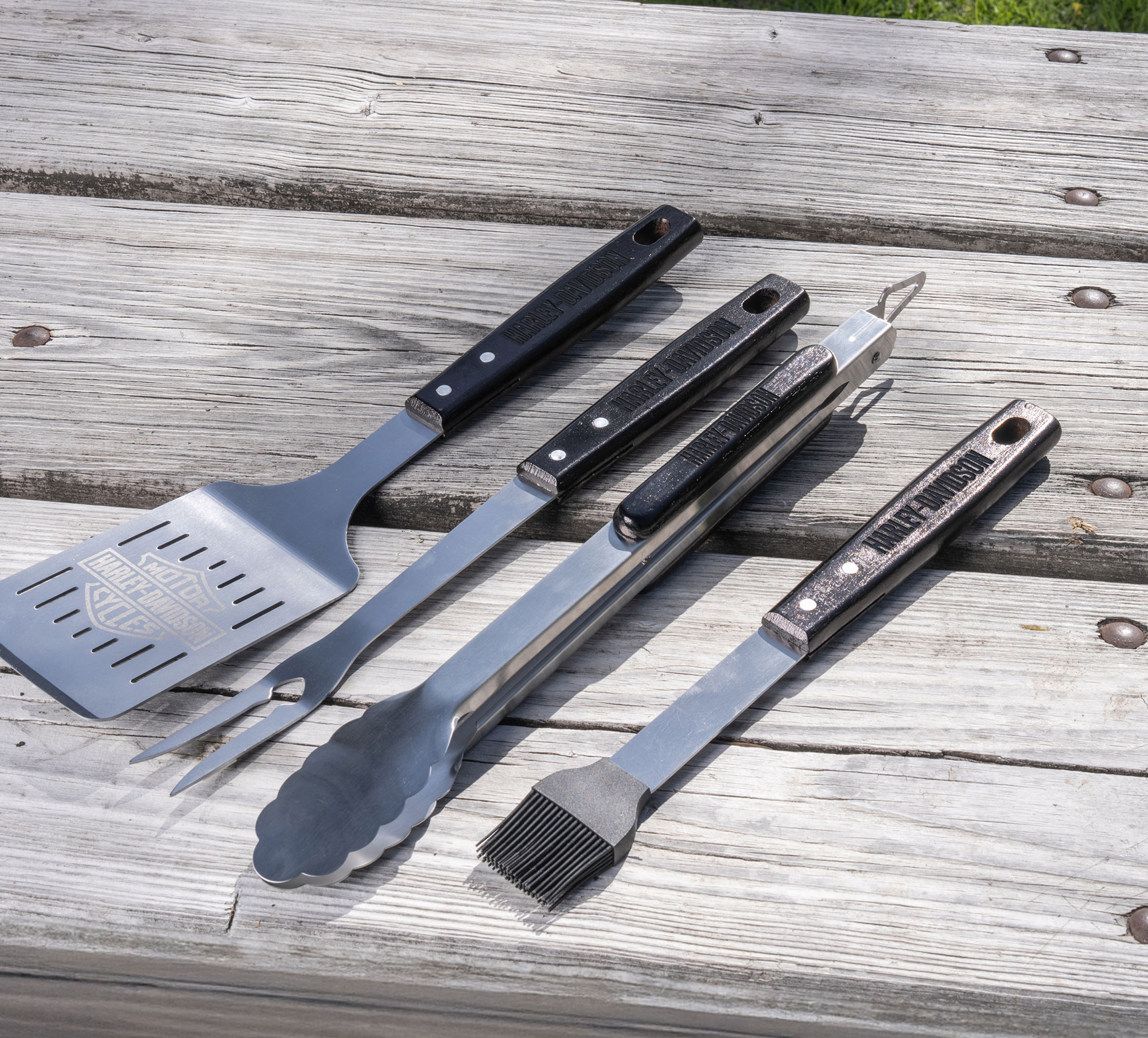 H-D Bar & Shield Grill Tool Set