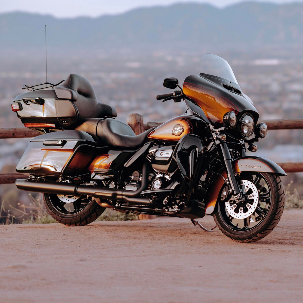 Beauty shot of Ultra Limited with Tobacco Fade Paint set