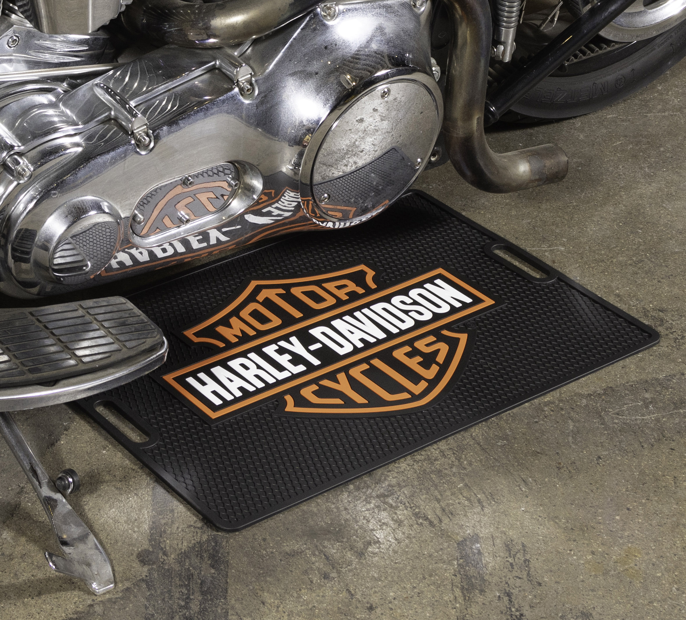 Bar & Shield Action/Work Mat