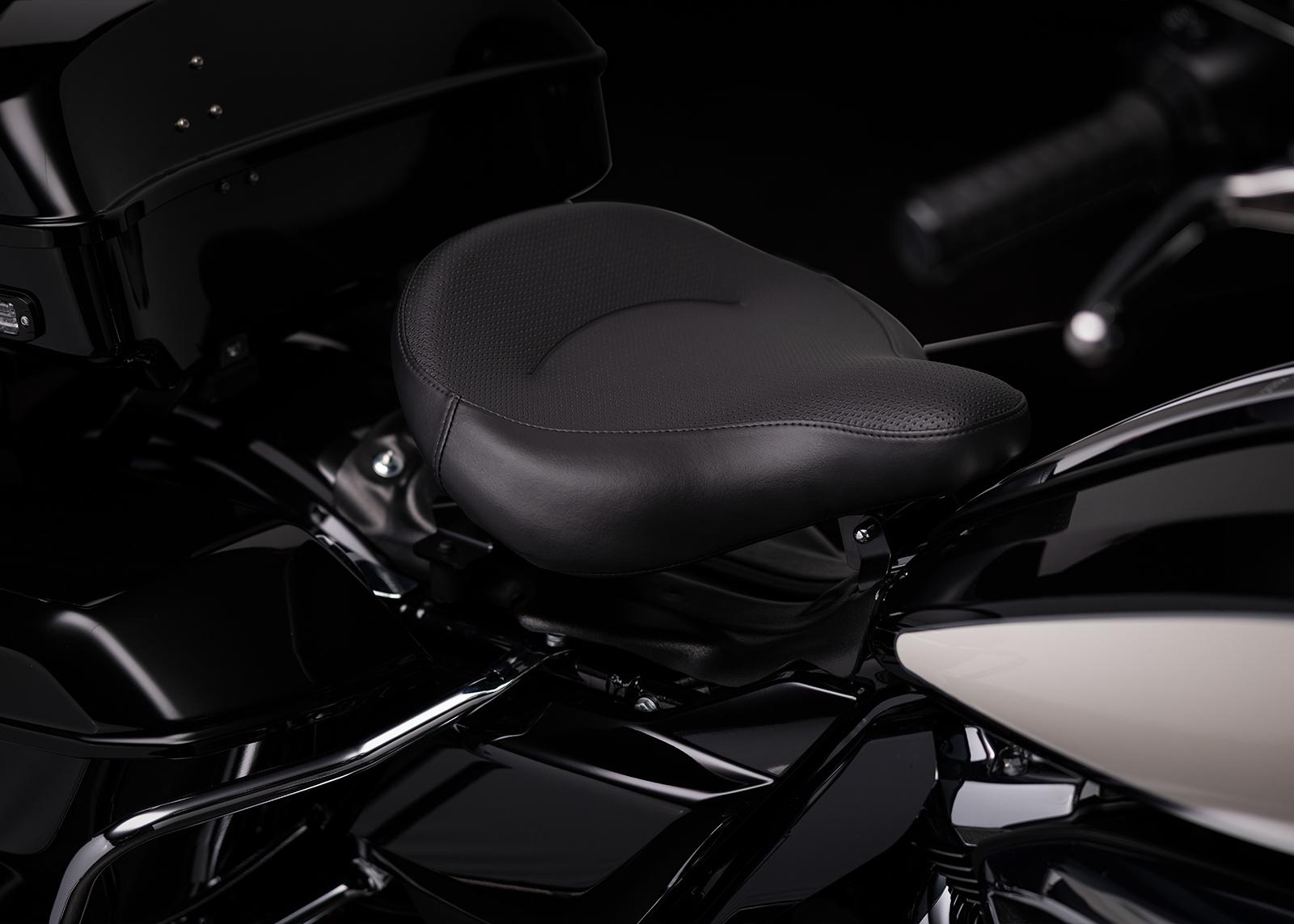Police Road Glide seat