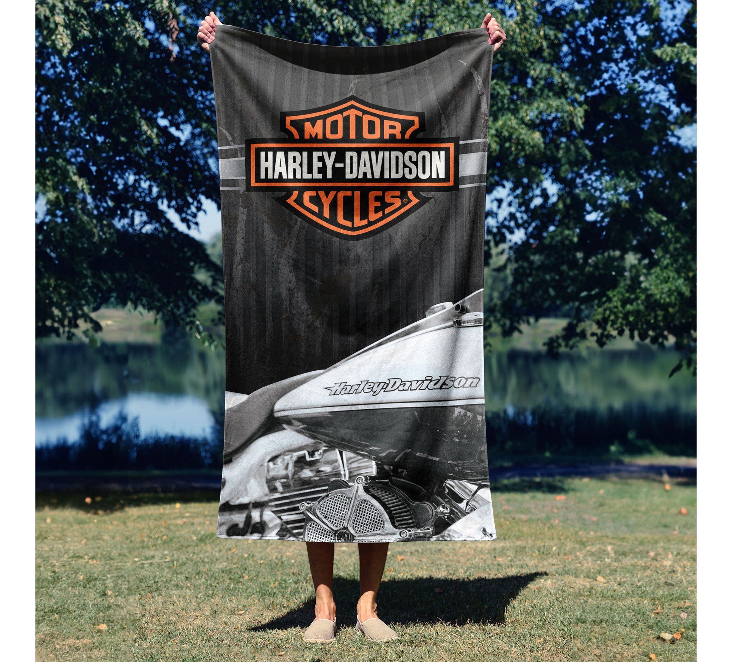 【希少】SUPREME Beach Towel ブラック 98715-26LX_ALT03.jpg タオル