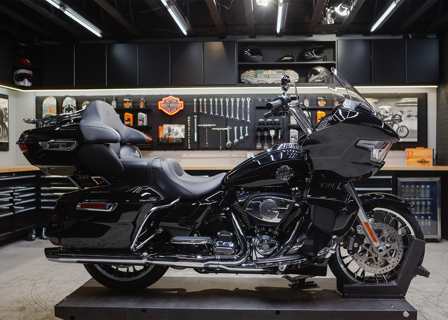 Fotografía lateral de la Road Glide Limited 2026