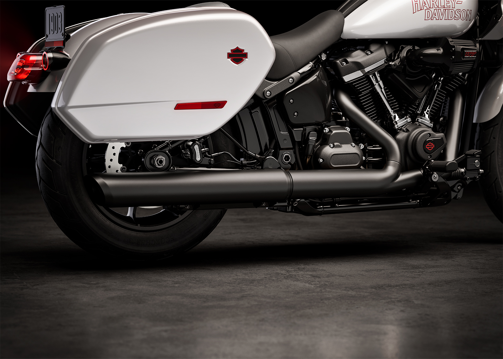 نظام العادم 2-1 في درّاجة 2026 Low Rider ST