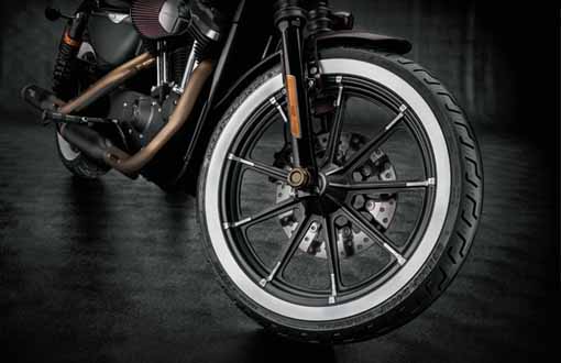 Tubeless vs Tubed Tires for Motorcycles 