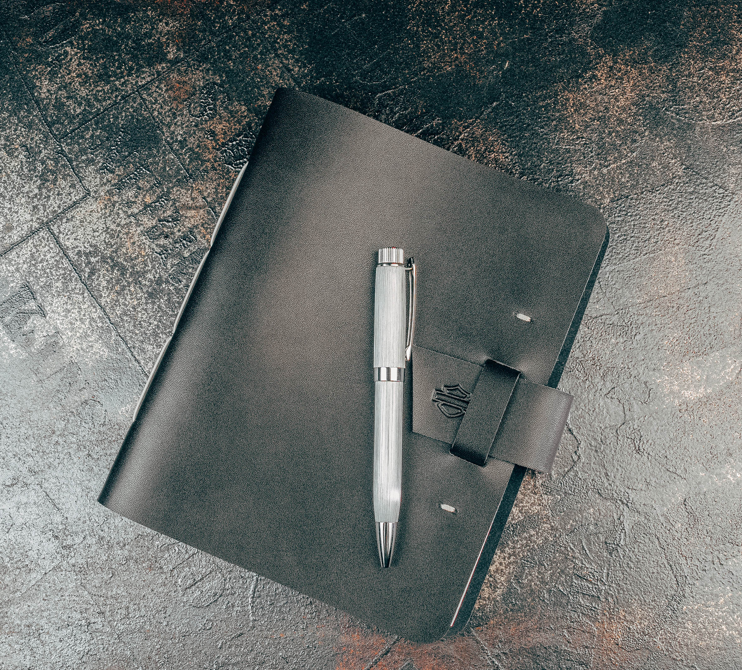 Open Bar & Shield Journal & Pen Set