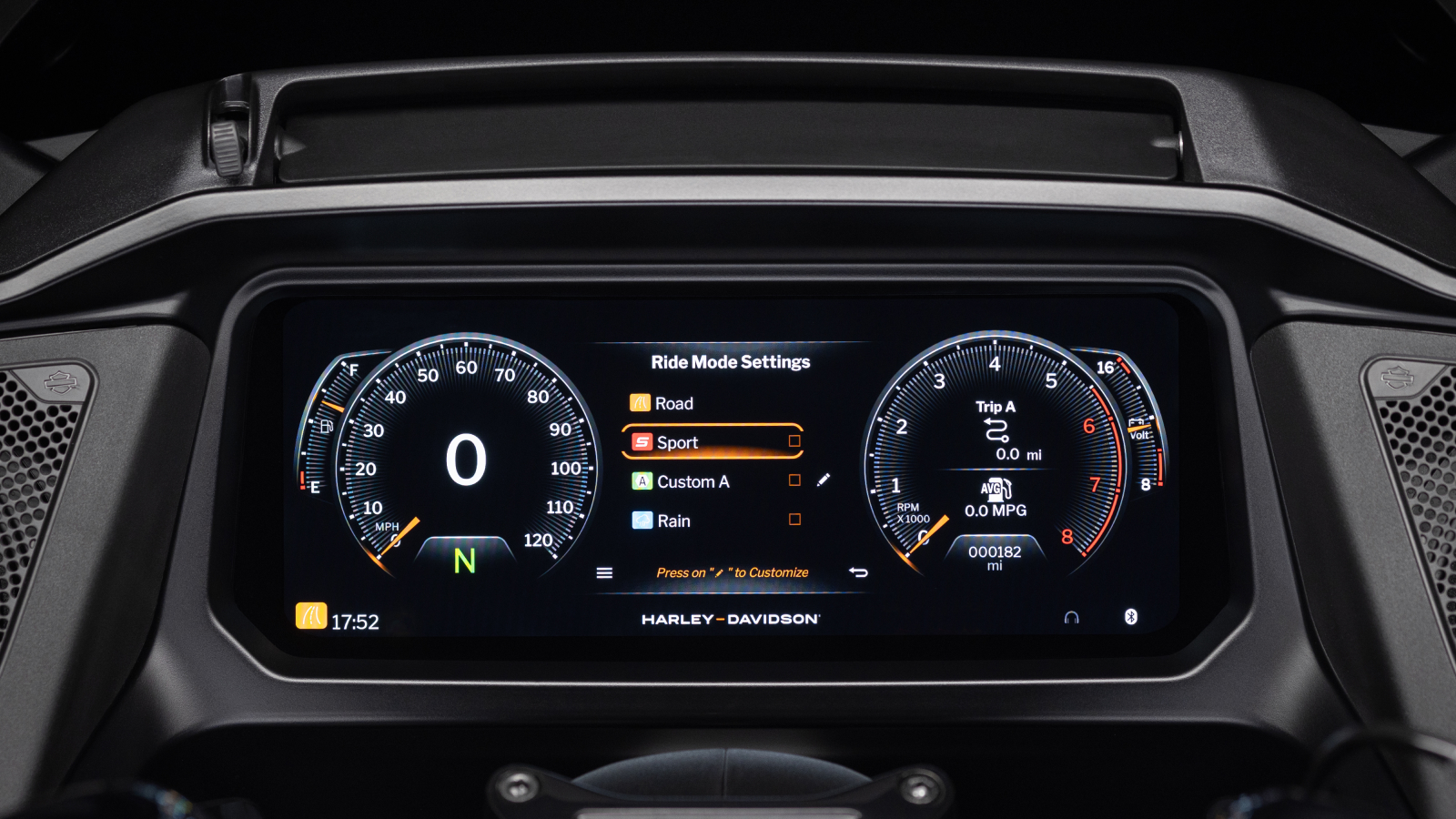 Road Glide Beauty shot