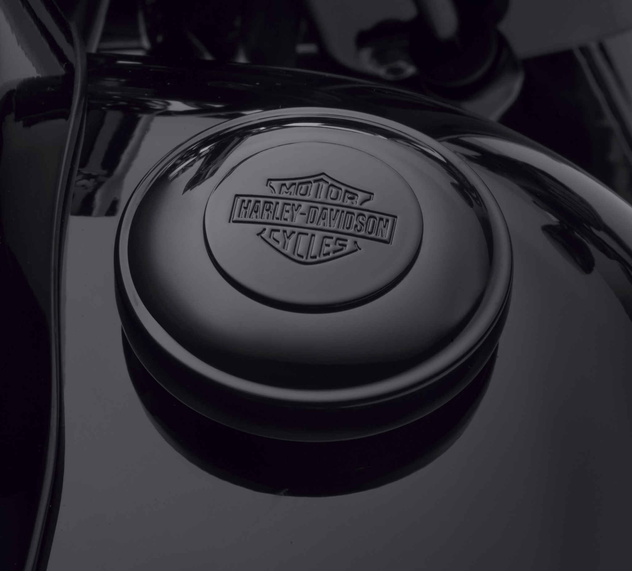 Bar & Shield Logo Self-Locking Fuel Cap
