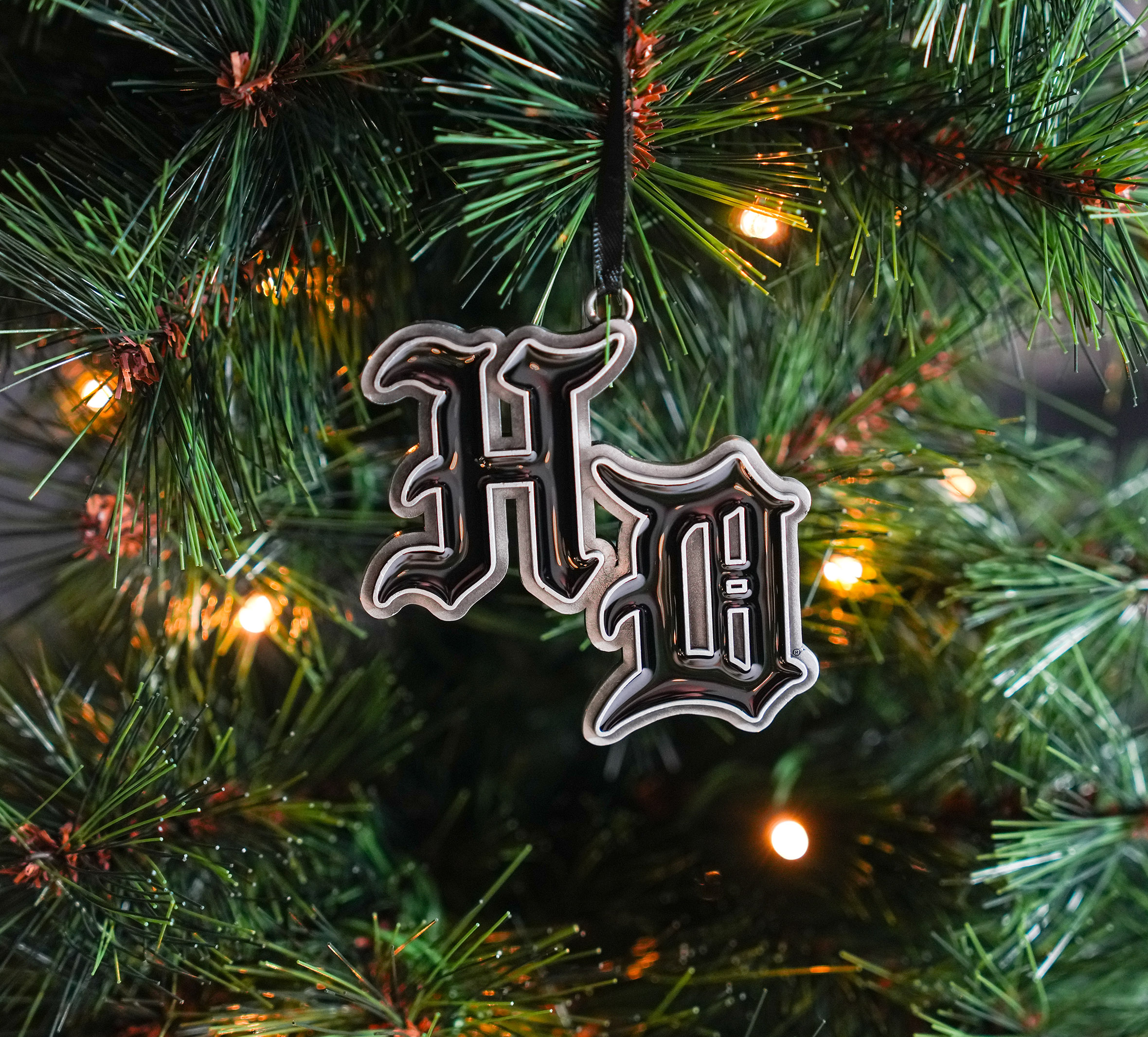 Old English Pewter Ornament