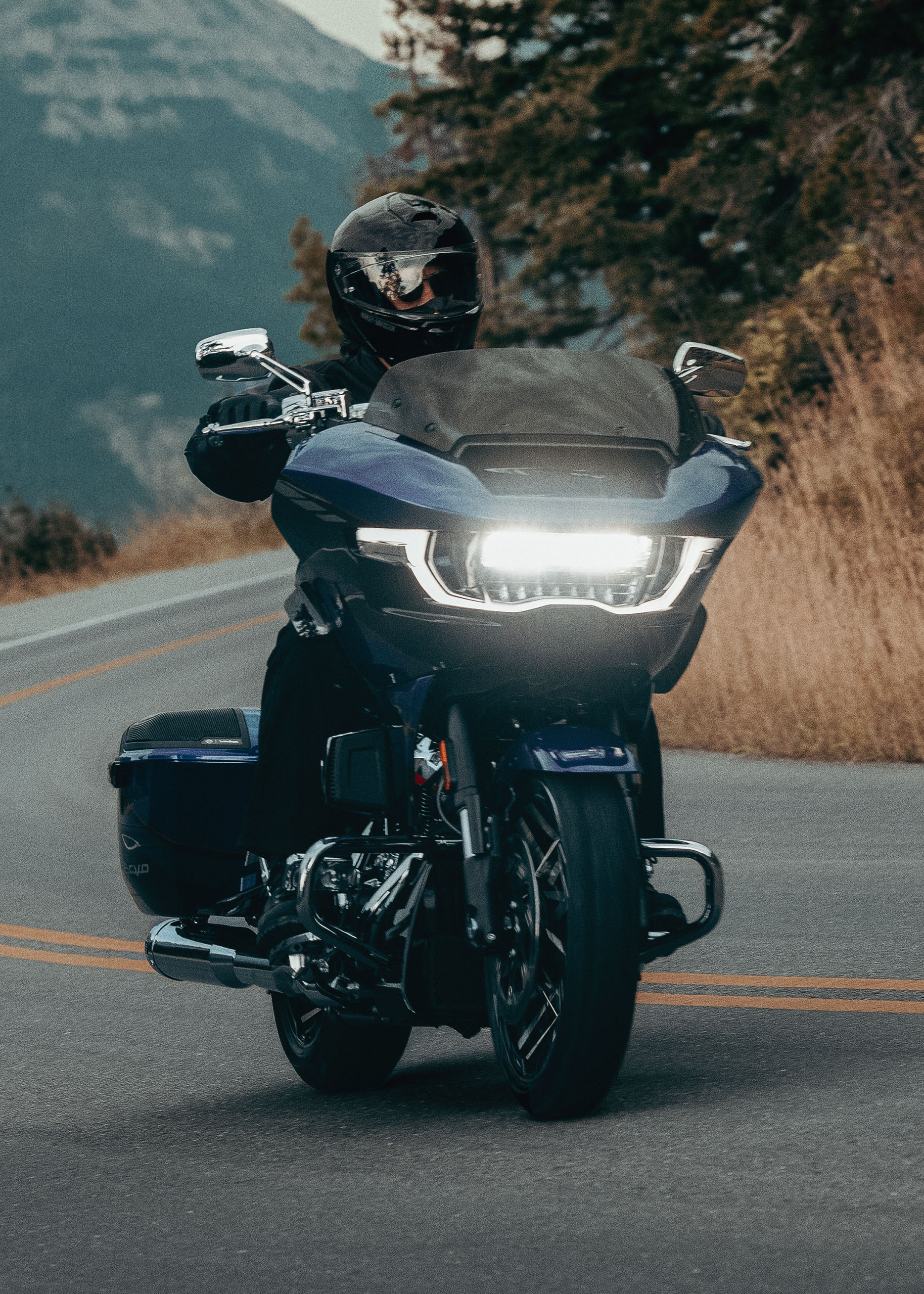 2025 CVO Road Glide Riding Shot