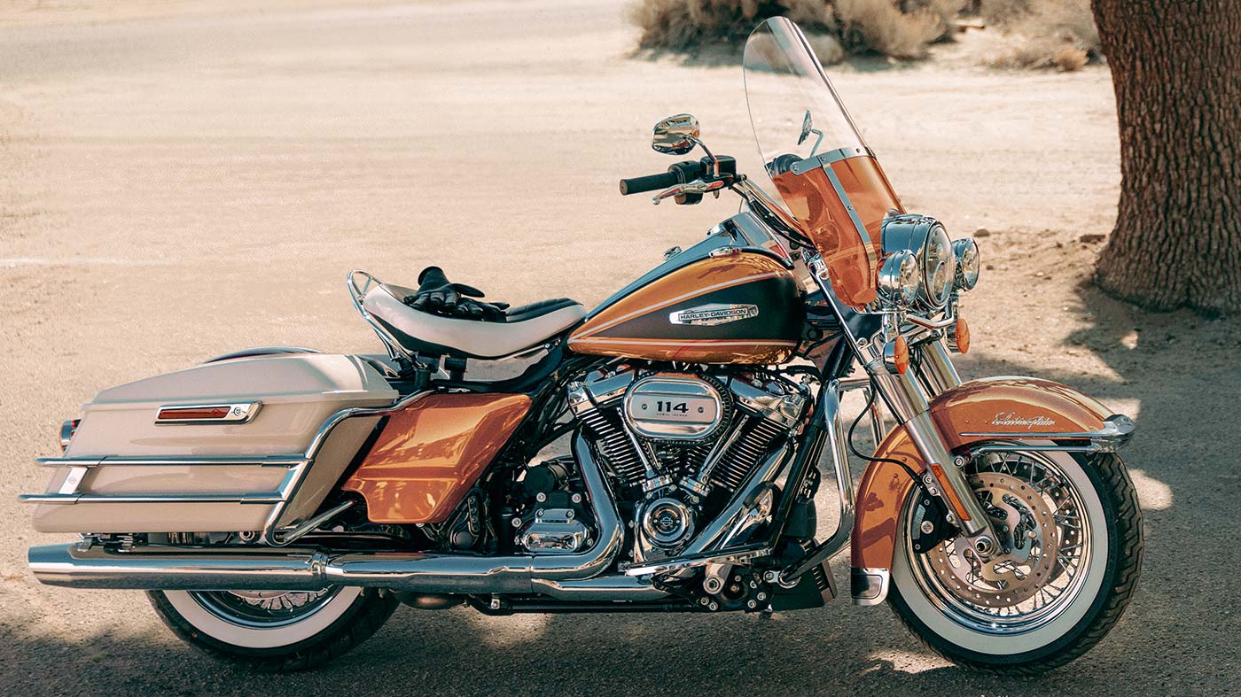 Beauty shot of 2023 Electra Glide Highway King